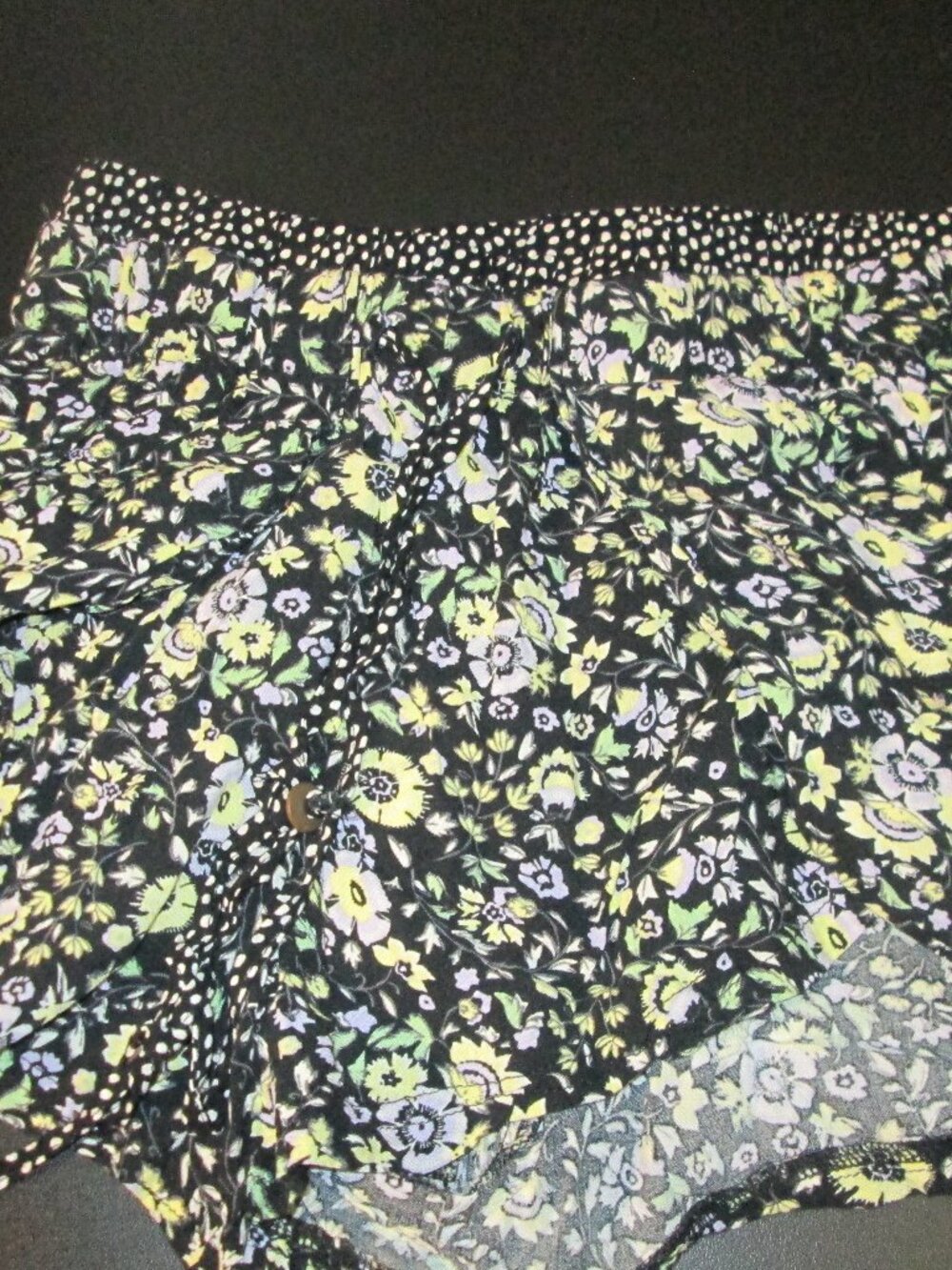 Juniors sz M 100% Rayon dress shorts Vanilla Star black + yellow purple flowers